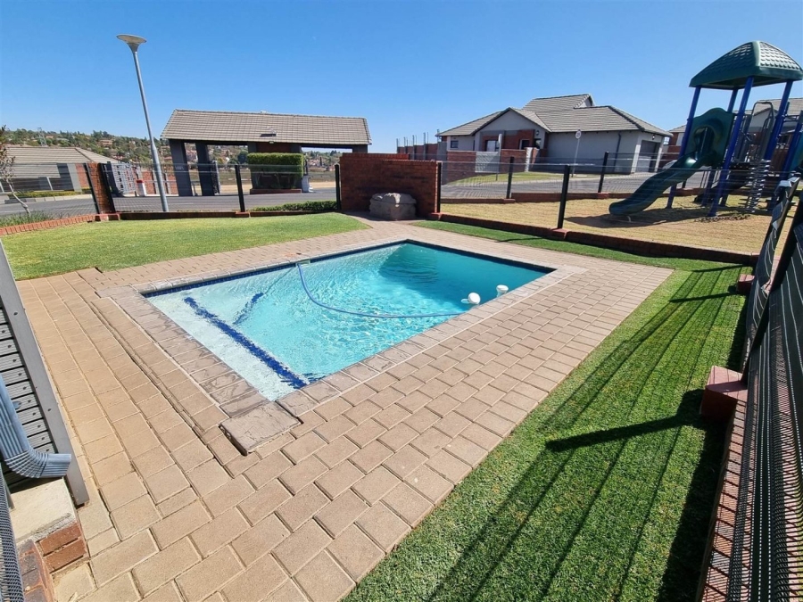 2 Bedroom Property for Sale in Amberfield Gauteng