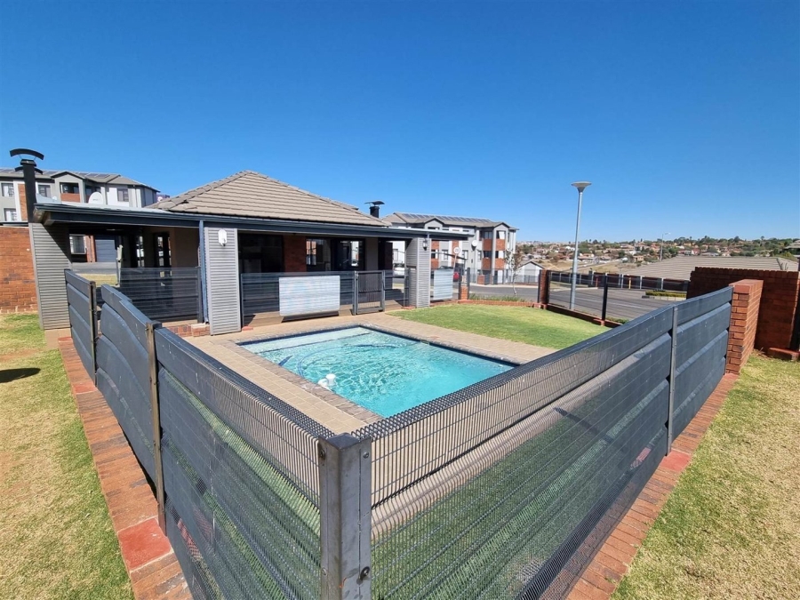 2 Bedroom Property for Sale in Amberfield Gauteng