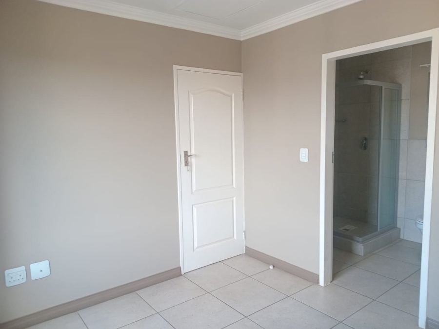 2 Bedroom Property for Sale in Amberfield Gauteng