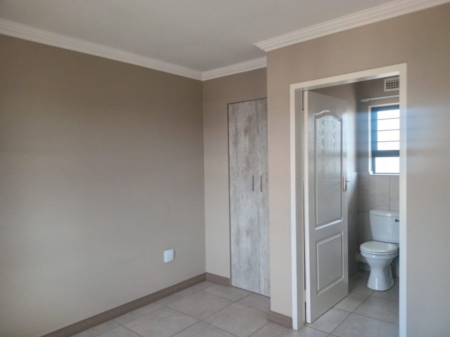 2 Bedroom Property for Sale in Amberfield Gauteng