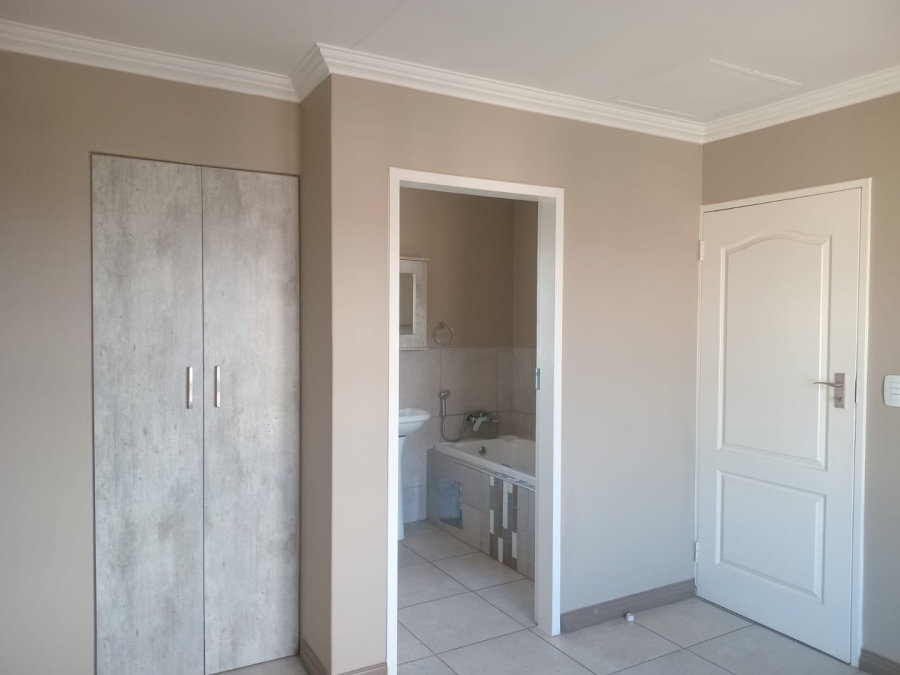 2 Bedroom Property for Sale in Amberfield Gauteng