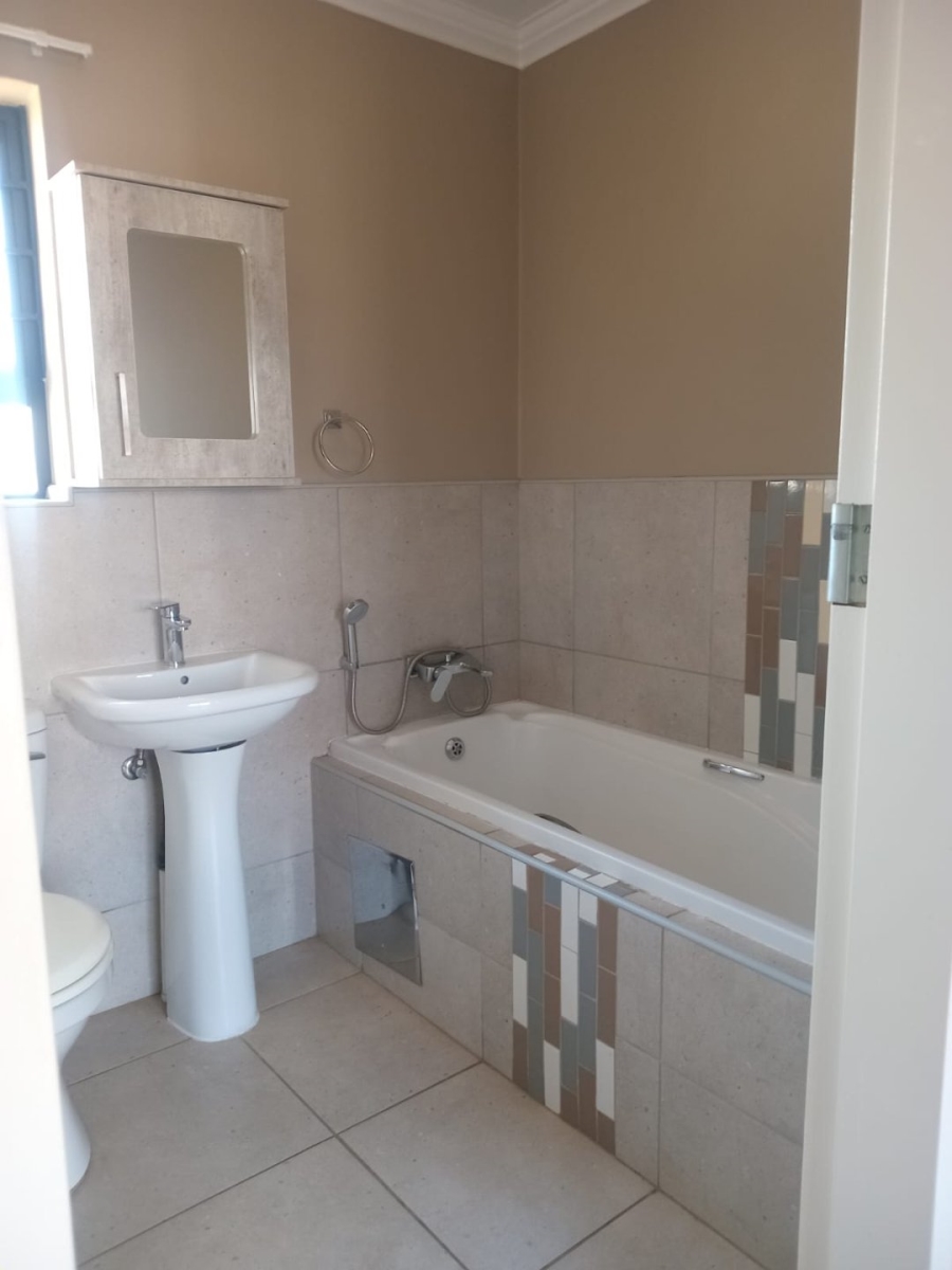 2 Bedroom Property for Sale in Amberfield Gauteng