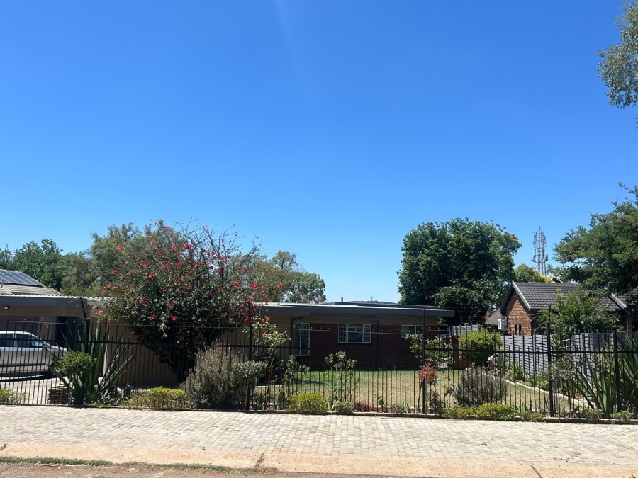 3 Bedroom Property for Sale in Constantia Park Gauteng