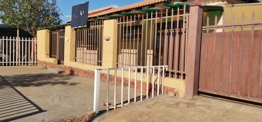 2 Bedroom Property for Sale in Soshanguve BB Gauteng