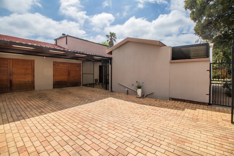 4 Bedroom Property for Sale in Nimrod Park Gauteng