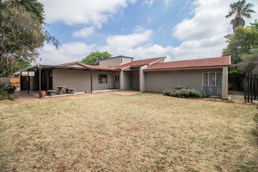 4 Bedroom Property for Sale in Nimrod Park Gauteng