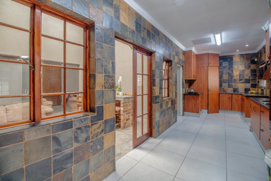 4 Bedroom Property for Sale in Nimrod Park Gauteng