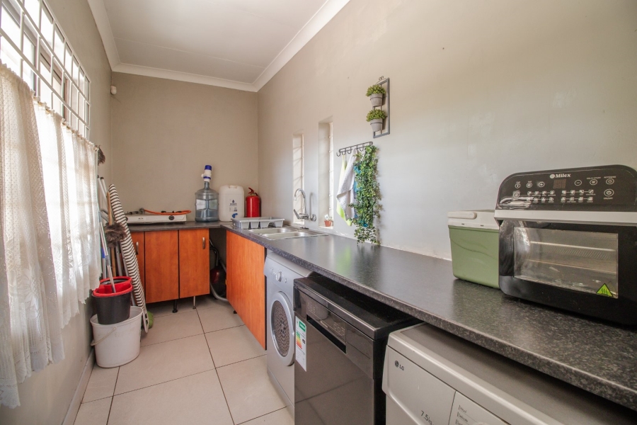 4 Bedroom Property for Sale in Nimrod Park Gauteng