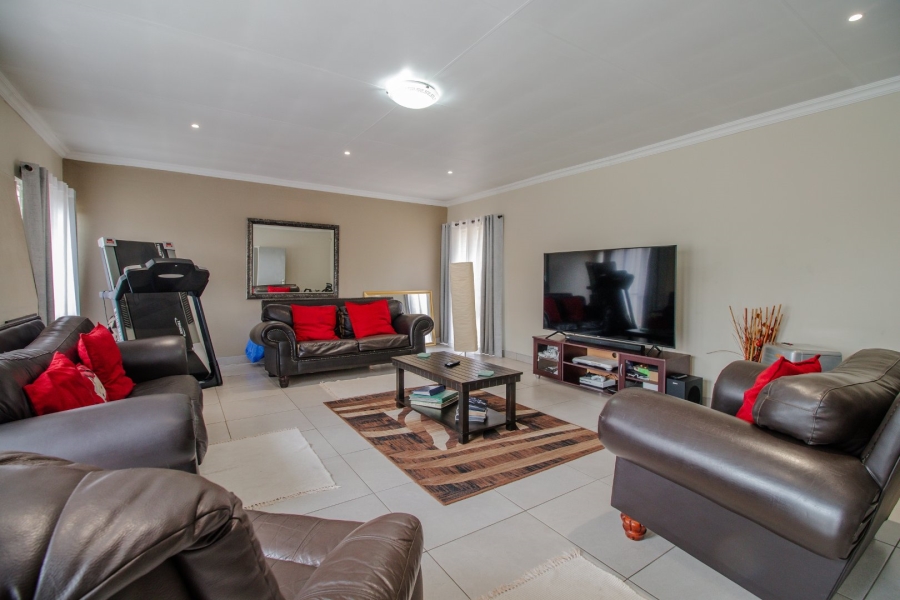 4 Bedroom Property for Sale in Nimrod Park Gauteng