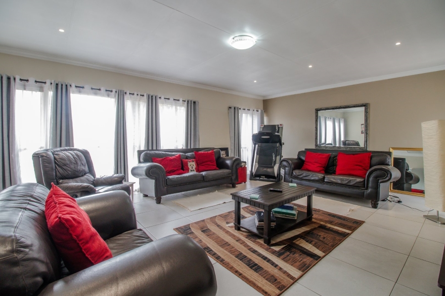 4 Bedroom Property for Sale in Nimrod Park Gauteng