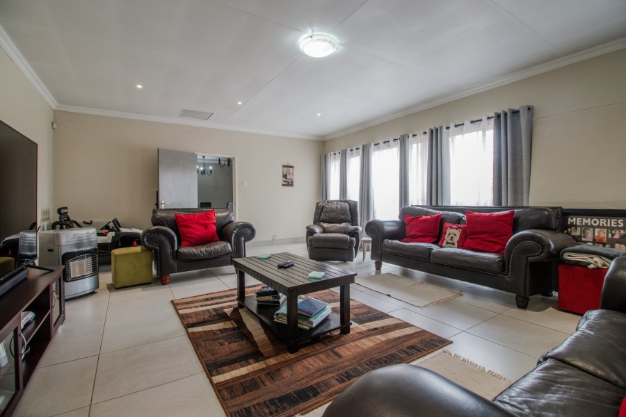 4 Bedroom Property for Sale in Nimrod Park Gauteng