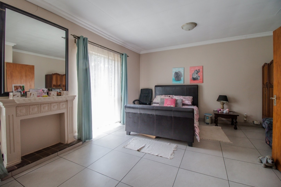 4 Bedroom Property for Sale in Nimrod Park Gauteng