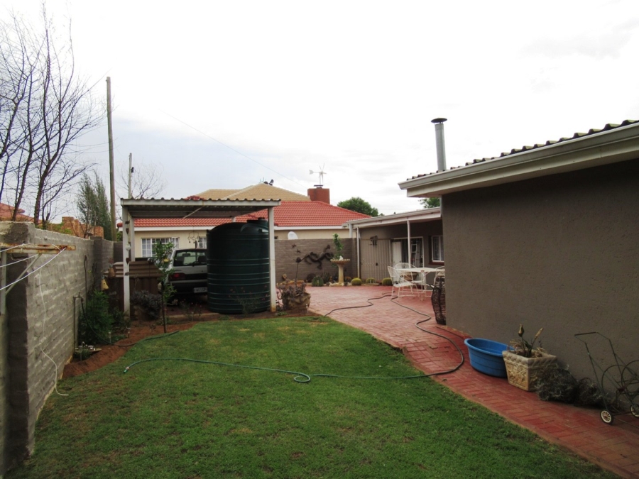 2 Bedroom Property for Sale in Erasmus Gauteng