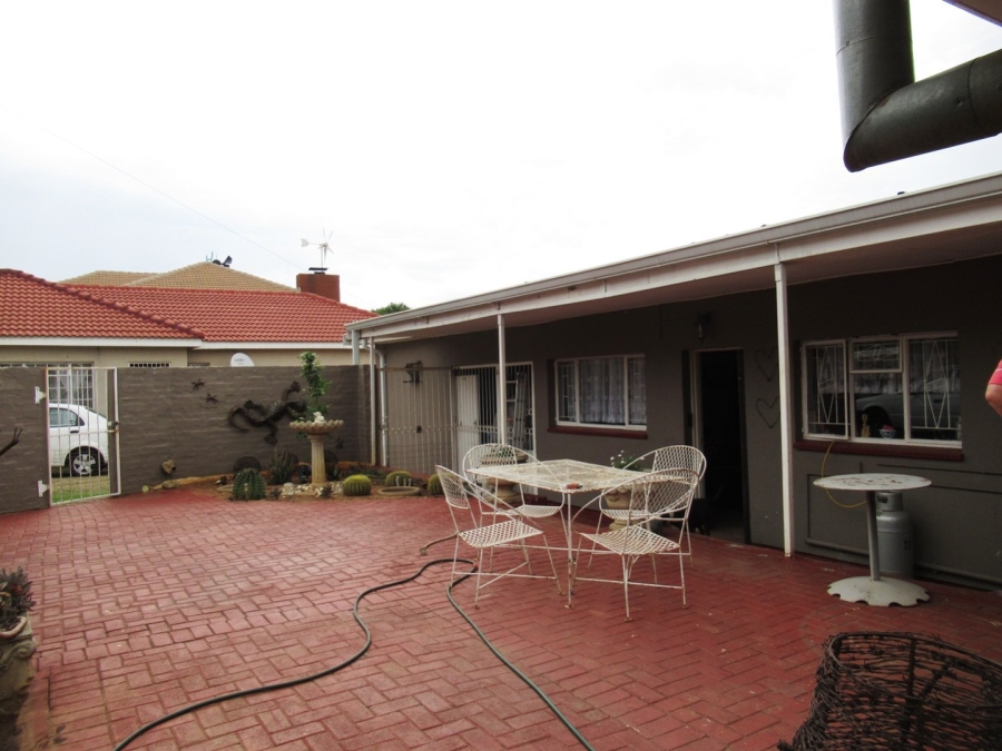 2 Bedroom Property for Sale in Erasmus Gauteng