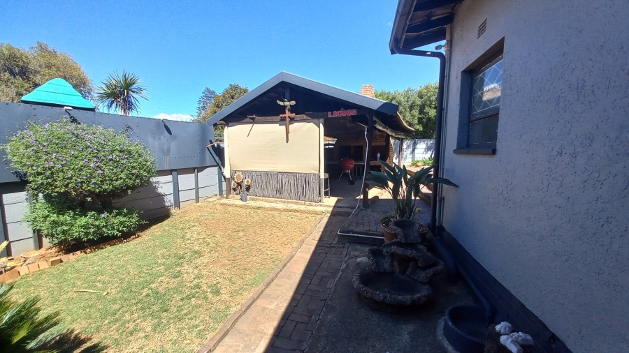 4 Bedroom Property for Sale in Witpoortjie Gauteng