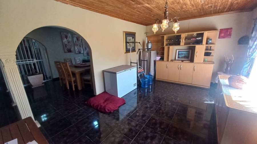 4 Bedroom Property for Sale in Witpoortjie Gauteng