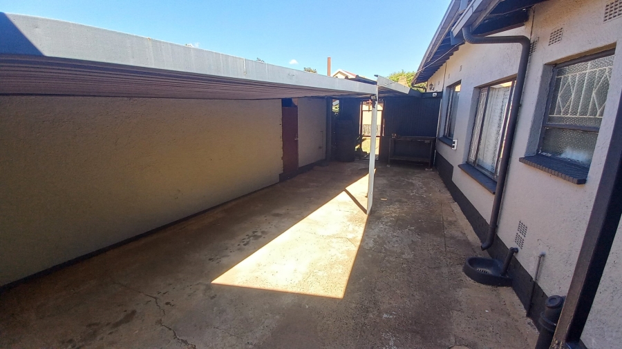 4 Bedroom Property for Sale in Witpoortjie Gauteng