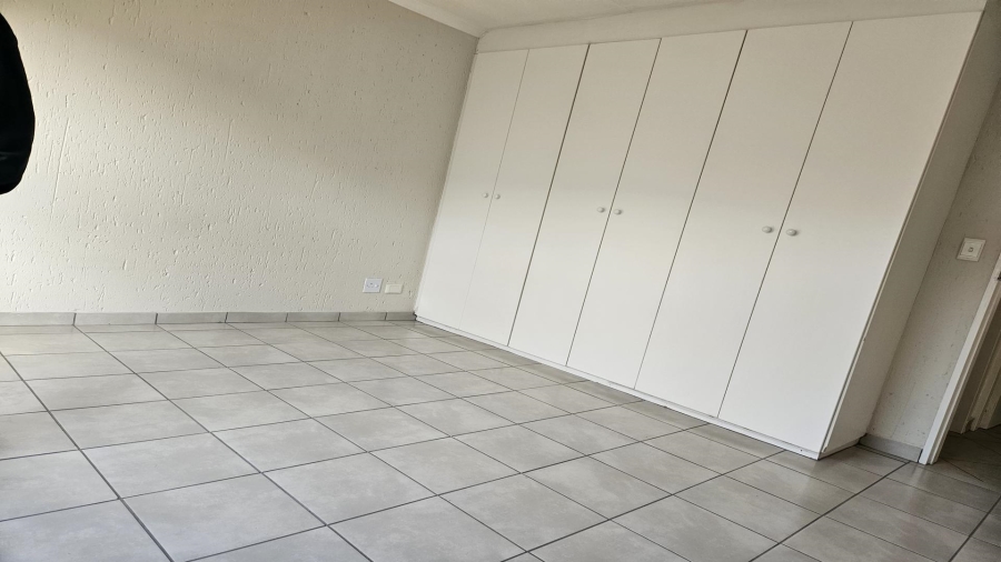 2 Bedroom Property for Sale in Eveleigh Gauteng