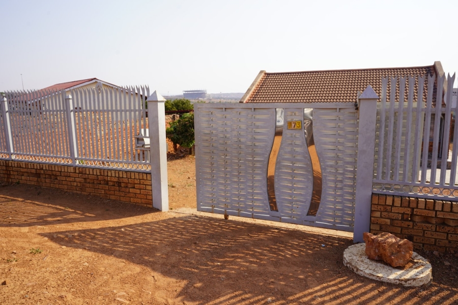 3 Bedroom Property for Sale in Soshanguve AA Gauteng