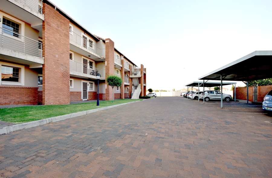 To Let 2 Bedroom Property for Rent in Stone Ridge Gauteng