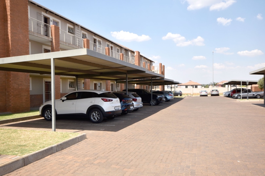 To Let 2 Bedroom Property for Rent in Stone Ridge Gauteng