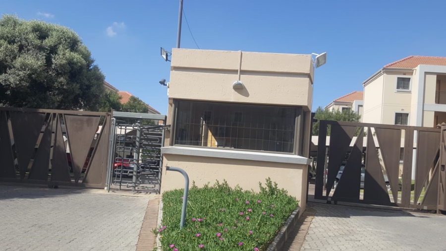 1 Bedroom Property for Sale in Grand Central Gauteng