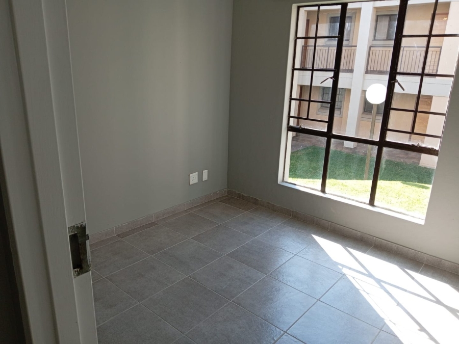 1 Bedroom Property for Sale in Grand Central Gauteng