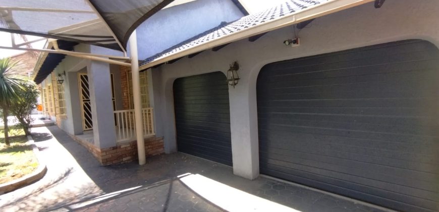 3 Bedroom Property for Sale in Garsfontein Gauteng