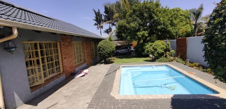 3 Bedroom Property for Sale in Garsfontein Gauteng