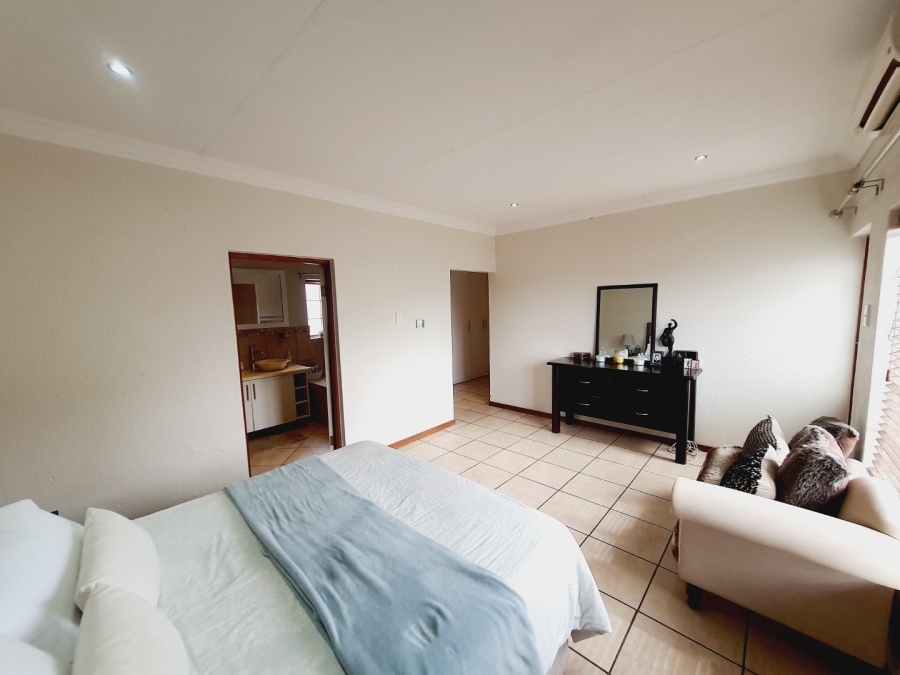 3 Bedroom Property for Sale in Olympus AH Gauteng