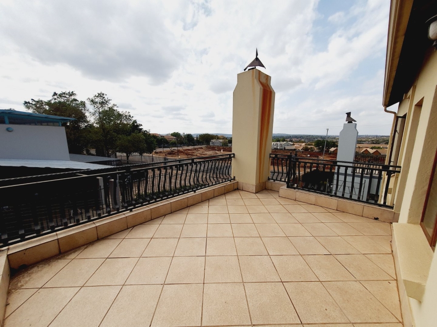 3 Bedroom Property for Sale in Olympus AH Gauteng