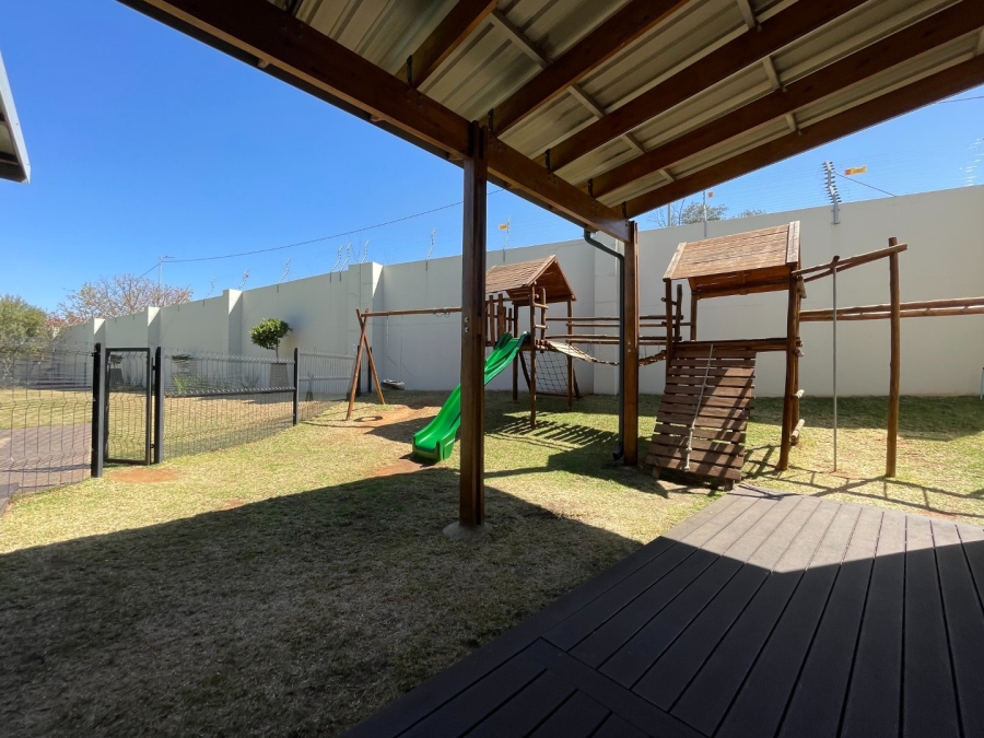 To Let 2 Bedroom Property for Rent in Carlswald Gauteng