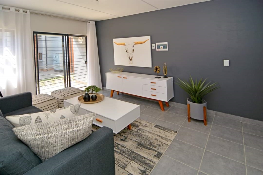 2 Bedroom Property for Sale in Grand Central Gauteng