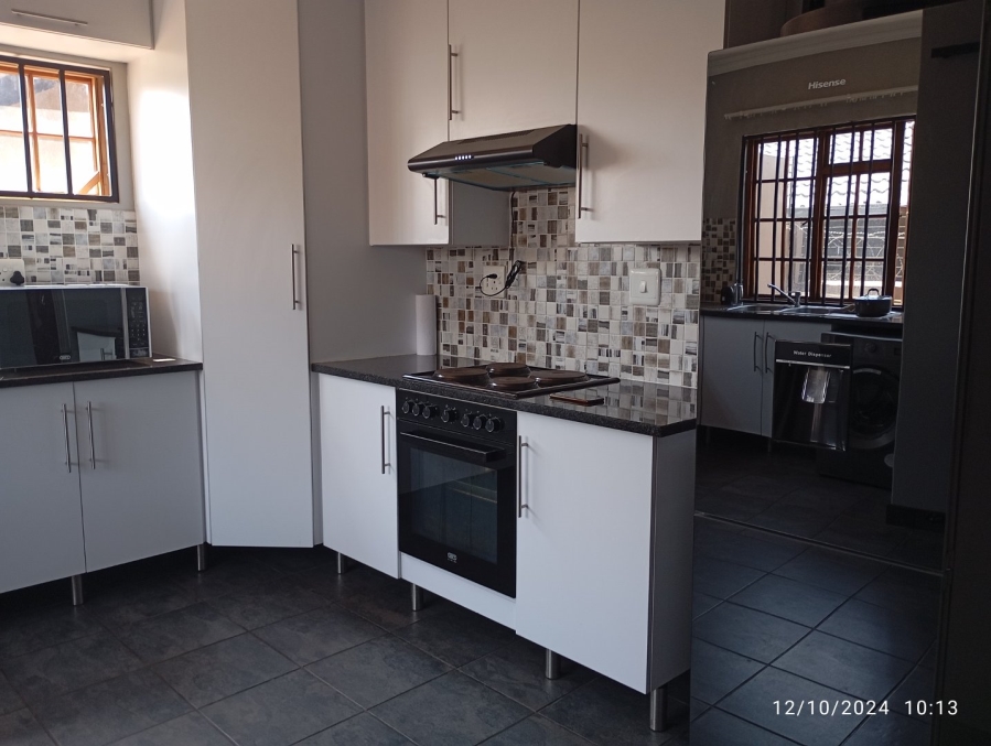 To Let 3 Bedroom Property for Rent in Glen Marais Gauteng