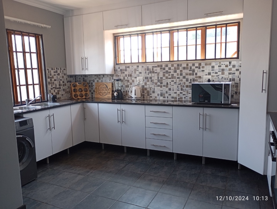 To Let 3 Bedroom Property for Rent in Glen Marais Gauteng