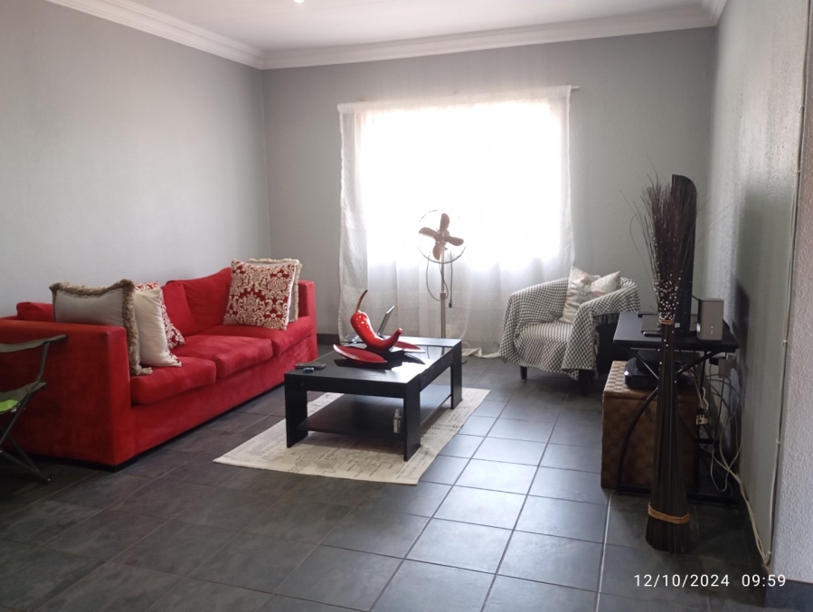 To Let 3 Bedroom Property for Rent in Glen Marais Gauteng