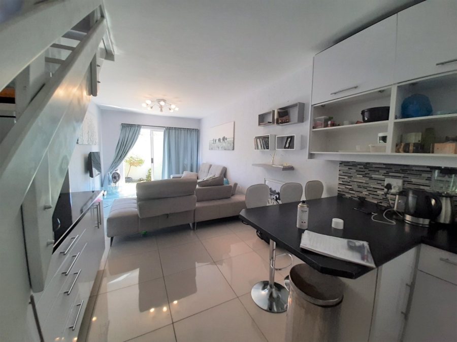 To Let 2 Bedroom Property for Rent in Lyndhurst Gauteng