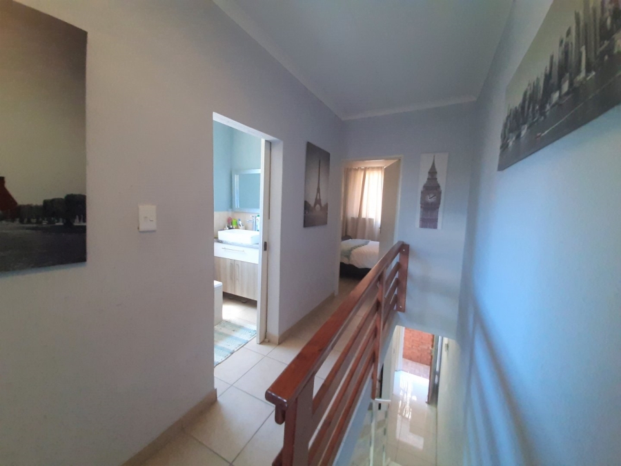 To Let 2 Bedroom Property for Rent in Lyndhurst Gauteng