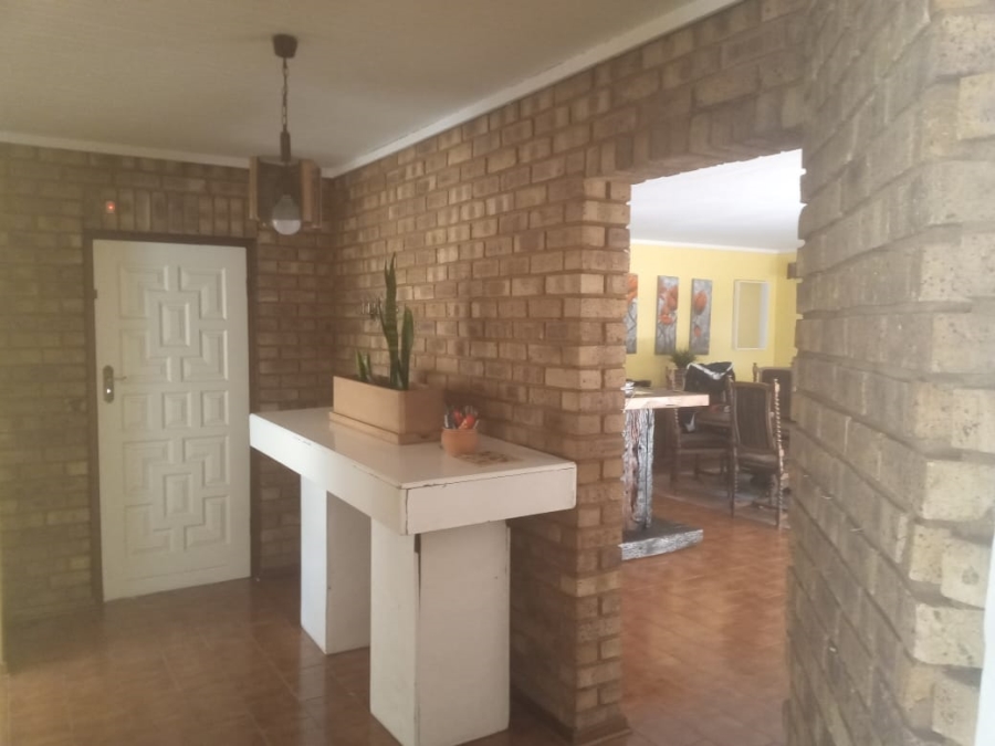 To Let 5 Bedroom Property for Rent in Raslouw A H Gauteng