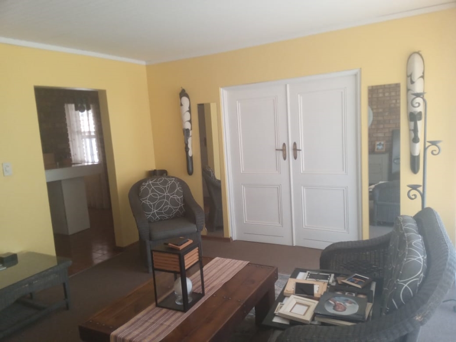 To Let 5 Bedroom Property for Rent in Raslouw A H Gauteng