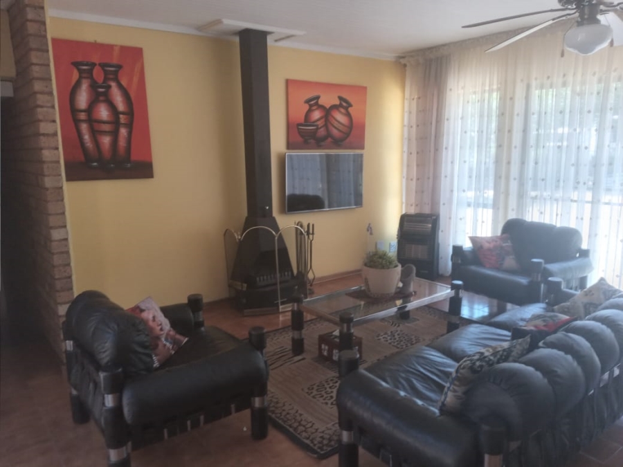 To Let 5 Bedroom Property for Rent in Raslouw A H Gauteng