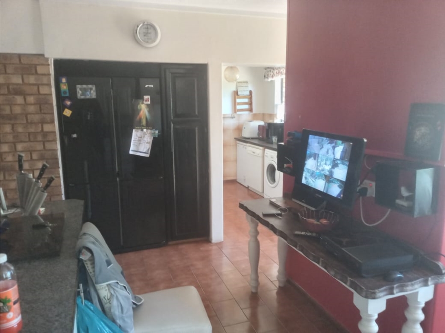 To Let 5 Bedroom Property for Rent in Raslouw A H Gauteng