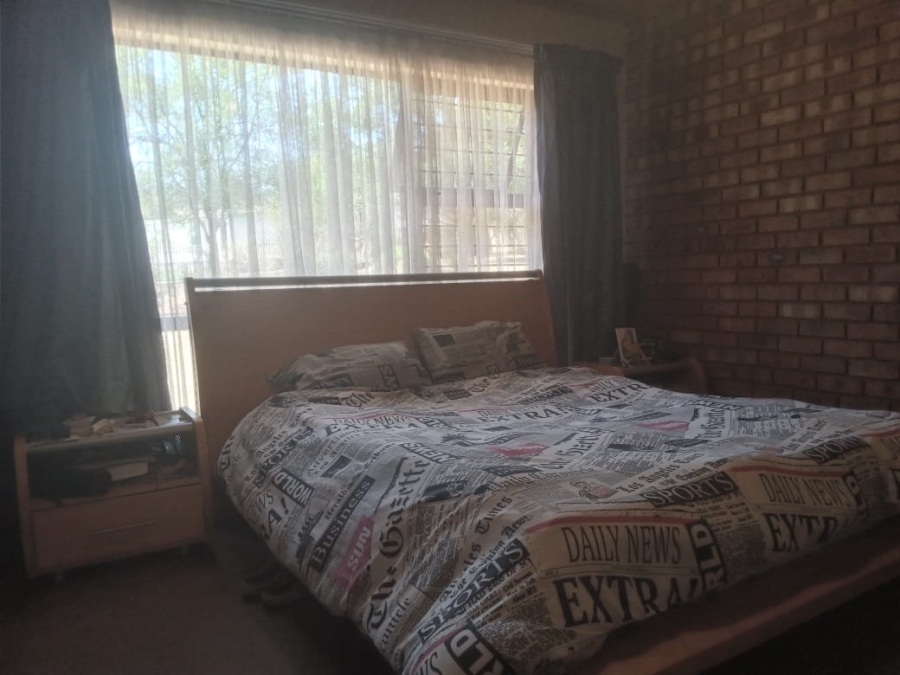 To Let 5 Bedroom Property for Rent in Raslouw A H Gauteng