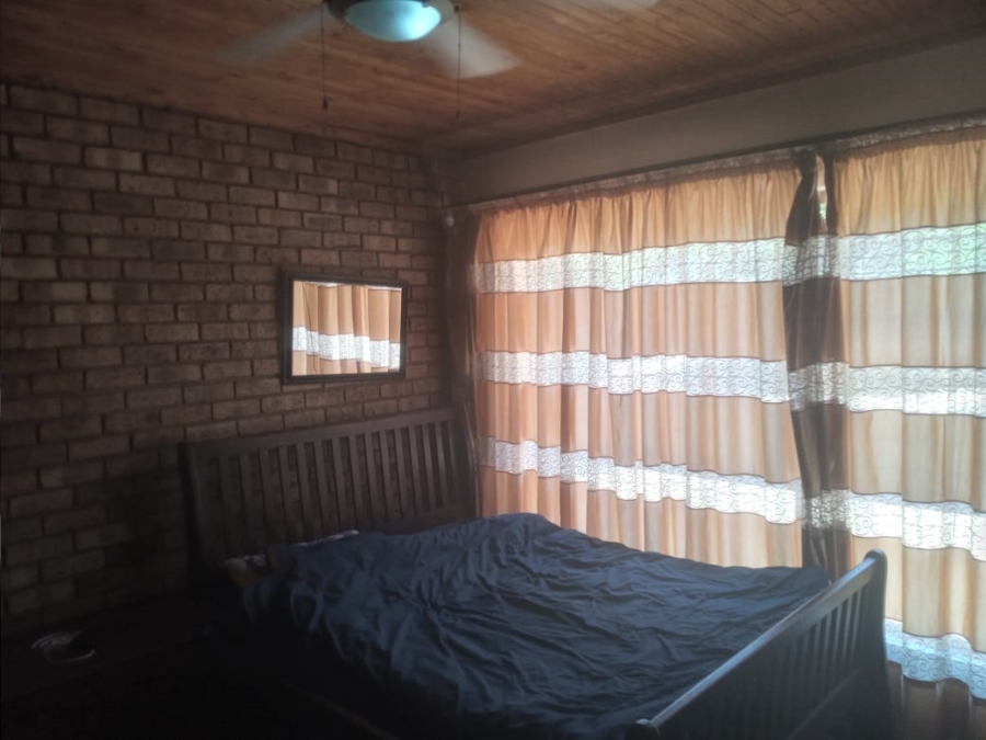 To Let 5 Bedroom Property for Rent in Raslouw A H Gauteng