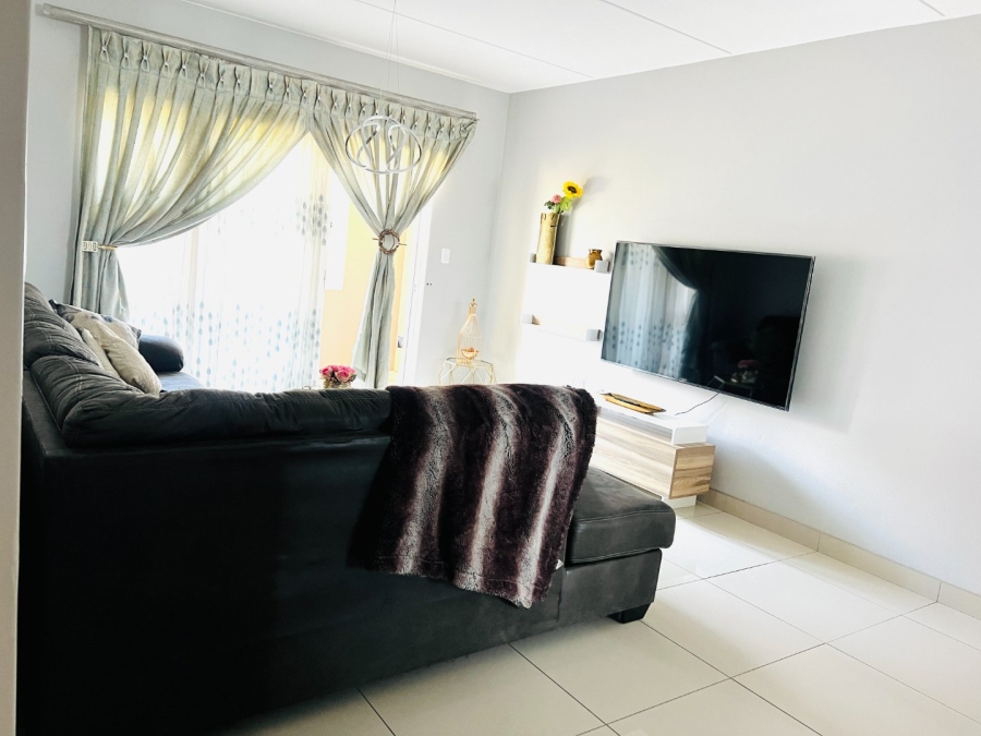 To Let 2 Bedroom Property for Rent in Blue Hills Gauteng