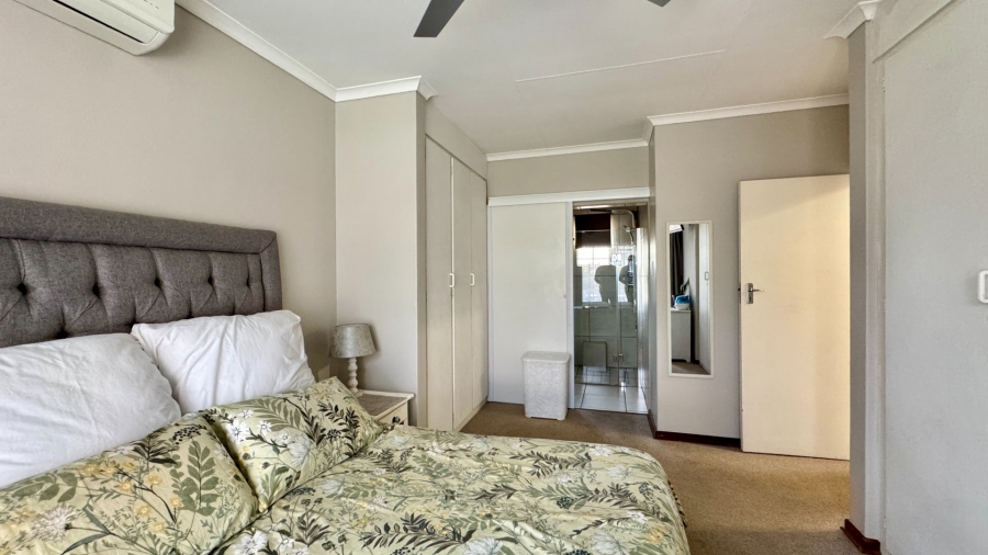 3 Bedroom Property for Sale in Die Hoewes Gauteng