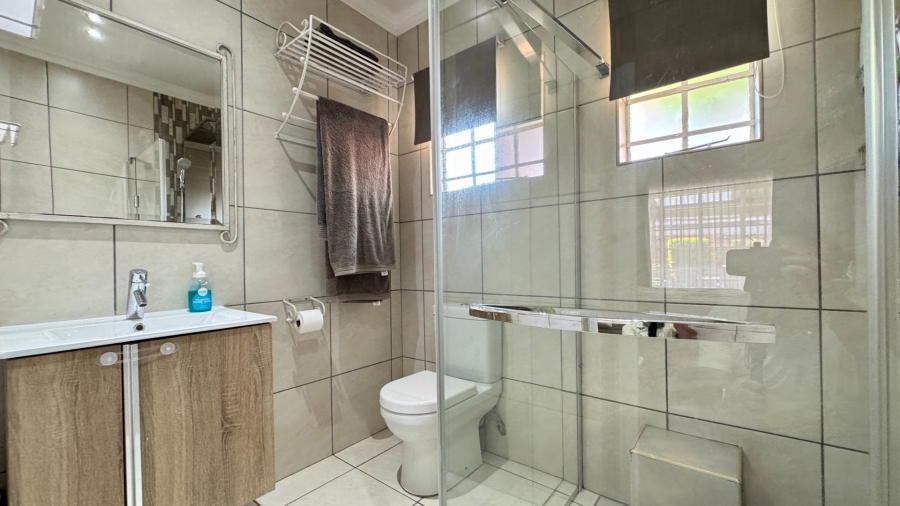 3 Bedroom Property for Sale in Die Hoewes Gauteng