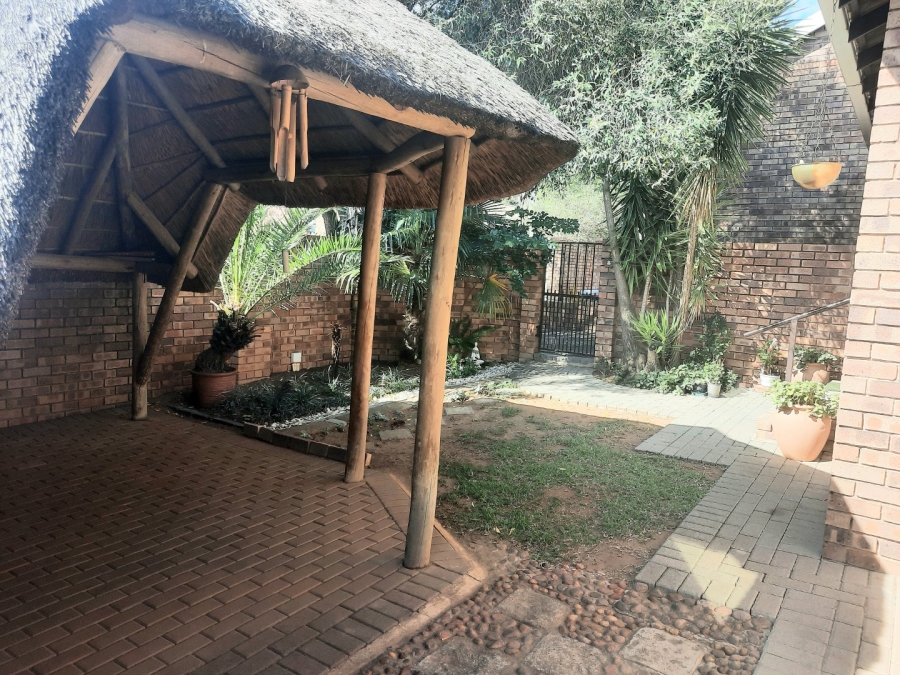 2 Bedroom Property for Sale in Wilgeheuwel Gauteng