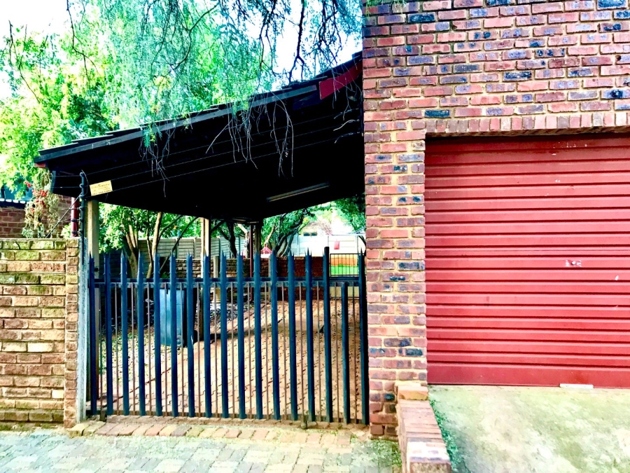 3 Bedroom Property for Sale in Elardus Park Gauteng