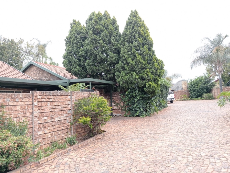 To Let 2 Bedroom Property for Rent in Highveld Gauteng